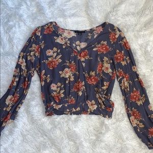 American Eagle Floral Peasant Top